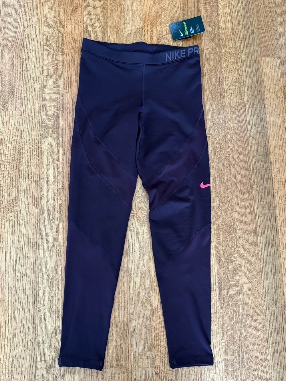 NWT Nike Pro Hyperwarm Women’s Medium Stirrup Training Tights Leggings Purple